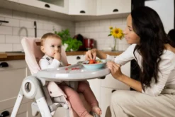 Momi Luxuria Dark Grey Kinderstoel KRKA00004 20 Momi Luxuria Dark Grey Kinderstoel KRKA00004 -LiefjesHoek Verkoop Momi Luxuria 1