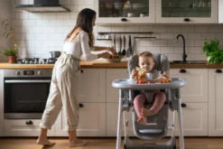 Momi Luxuria Dark Grey Kinderstoel KRKA00004 19 Momi Luxuria Dark Grey Kinderstoel KRKA00004 -LiefjesHoek Verkoop Momi Luxuria 2