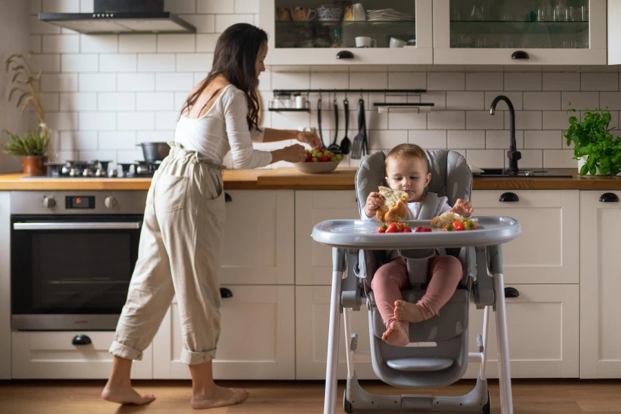 Momi Luxuria Dark Grey Kinderstoel KRKA00004 9 Momi Luxuria Dark Grey Kinderstoel KRKA00004 - Afbeelding 9