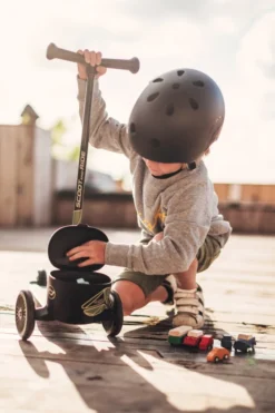 Scoot And Ride Green Lines Highwaykick 2 Step SR-96525 -LiefjesHoek Verkoop Scoot and Ride Green Lines Highwaykick 2 Step SR 96525 .sfeer 2