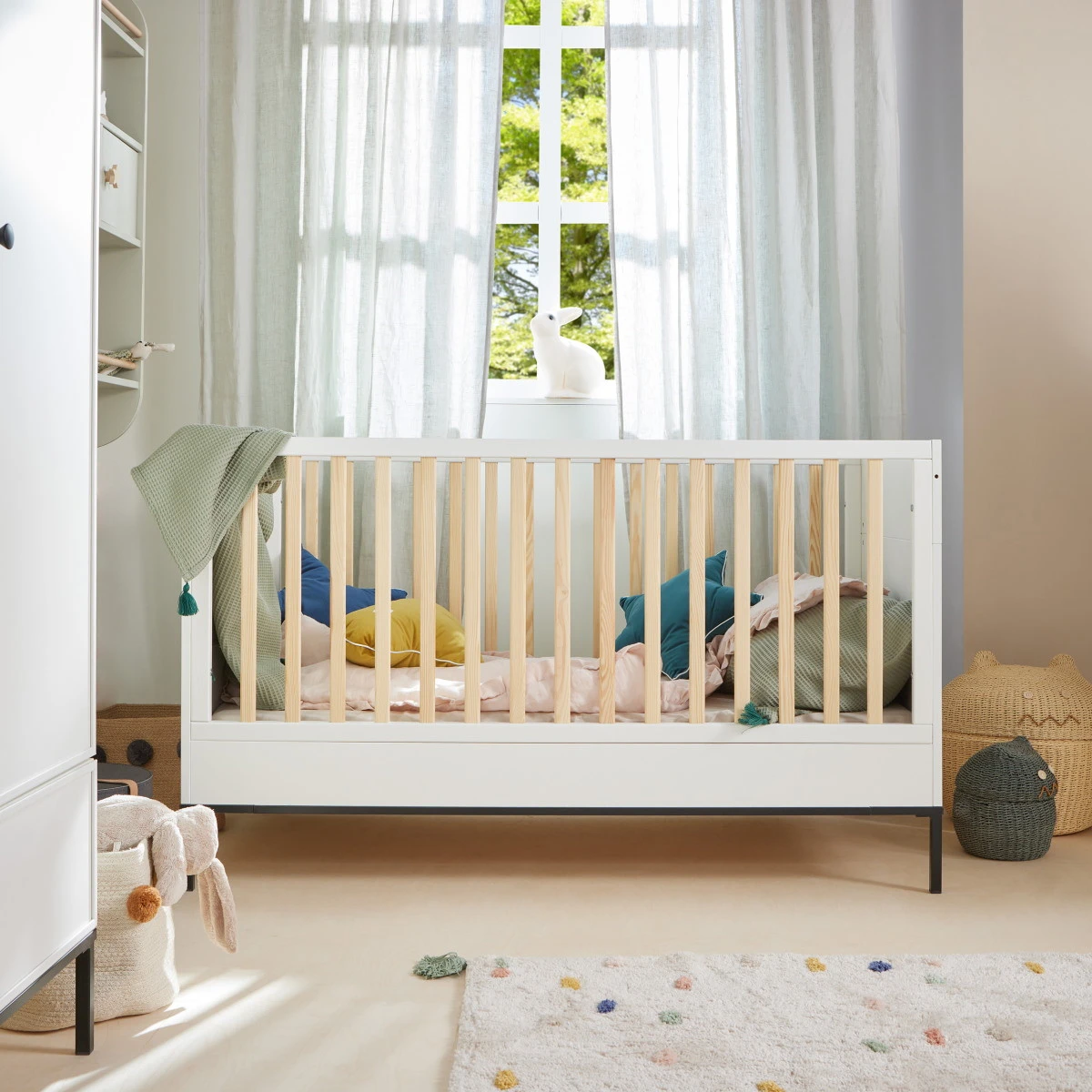 Bellamy Lumi White Babykamer: Ledikant/Juniorbed, Commode En 2-Deurskast - Afbeelding 16