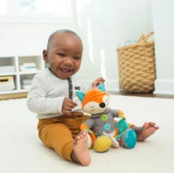 Infantino Go Gaga Playtime Pal Vos Buggyspeeltje BK-216311 -LiefjesHoek Verkoop infantino go gaga playtime pal vos buggyspeeltje bk 216311 meer sfeer