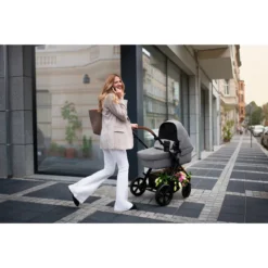 Kinderkraft A-Tour Dark Grey 3-in-1 Kinderwagen Incl. Autostoel KSATOU00DGR3000 29 Kinderkraft A-Tour Dark Grey 3-in-1 Kinderwagen Incl. Autostoel KSATOU00DGR3000 -LiefjesHoek Verkoop kinderkraft a tour kinderwagen sfeerfoto 1 1