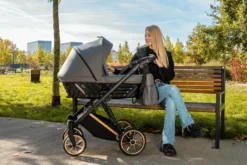 Kunert Ivento Premium Gold Deep Black 2-in-1 Kinderwagen IVE-12-GOLD -LiefjesHoek Verkoop kunert ivento premium gold caramel macchiato 2 in 1 kinderwagen ive 10 gold 7