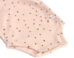 LÄSSIG Lassig GOTS Dots Powder Pink Maat 62/68 Lange Mouw Overslag Romper 1531010772-68 -LiefjesHoek Verkoop lassig gots dots powder pink lange mouw overslag romper 1531010772 1