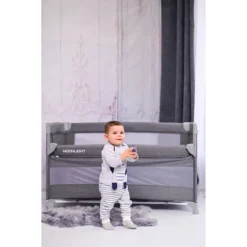 Lorelli Up And Down Cool Grey Bear Campingbedje Incl. Bodemverhoger 1008006-2370 11 Lorelli Up And Down Cool Grey Bear Campingbedje Incl. Bodemverhoger 1008006-2370 -LiefjesHoek Verkoop lorelli up and down campingbedje incl. bodemverhoger sfeer 2