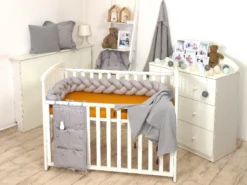 MamaLoes Amy Pure Grijs 210 Cm Braided Bedbumper 80146 -LiefjesHoek Verkoop mamaloes amy pure grijs 210 cm braided bedbumper 80146 2