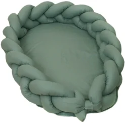 MamaLoes Amy Pure Stonegreen 2-in-1 Babynest En Braided Bedbumper 80663 -LiefjesHoek Verkoop mamaloes amy pure stonegreen 2 in 1 babynest en braided bedbumper 80663