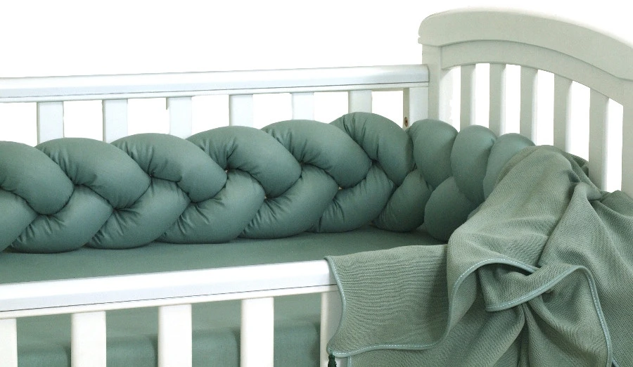 MamaLoes Amy Pure Stonegreen 210 Cm Braided Bedbumper 80122 1 MamaLoes Amy Pure Stonegreen 210 Cm Braided Bedbumper 80122