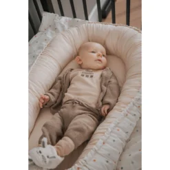 MamaLoes Panther Army Green Omkeerbaar Babynest ML3038 15 MamaLoes Panther Army Green Omkeerbaar Babynest ML3038 -LiefjesHoek Verkoop mamaloes stippen omkeerbaar babynest ml020107 12