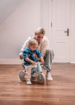 Momi Tedi Light Blue Mini Bike Loopfiets ROBI00037 -LiefjesHoek Verkoop momi tedi light blue mini bike loopfiets robi00037 9