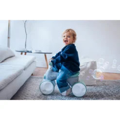 Momi Tobis Grey Ride-On Bubbles Loopfiets ROBI00043 -LiefjesHoek Verkoop momi tobis loopfiets sfeer2 1