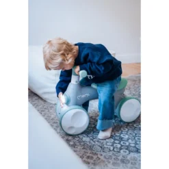 Momi Tobis Grey Ride-On Bubbles Loopfiets ROBI00043 -LiefjesHoek Verkoop momi tobis loopfiets sfeer3 1
