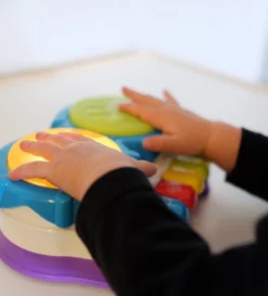 Playgro 2-in-1 Light Up Music Maker Activiteitenspeeltje P6384144 -LiefjesHoek Verkoop playgro 2 in 1 light up music maker activiteitenspeeltje p6384144 2