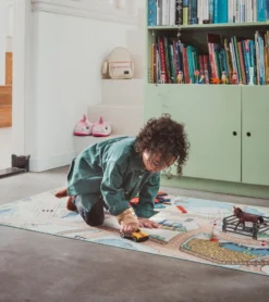 Rebel Roads Railroads Desert Mist 95x200 Cm Speelmat RPLYWGB32095200T01 6 Rebel Roads Railroads Desert Mist 95x200 Cm Speelmat RPLYWGB32095200T01 -LiefjesHoek Verkoop rebel roads railroads desert mist 95x200 cm speelmat rplywgb32095200t01 3