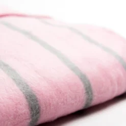 Zaffiro Grijs & Roze Gestreept 100 X 150 Cm Ledikantdeken 15403 8 Zaffiro Grijs & Roze Gestreept 100 X 150 Cm Ledikantdeken 15403 -LiefjesHoek Verkoop zaffiro roze grijs gestreept 100 x 150 cm ledikantdeken 3